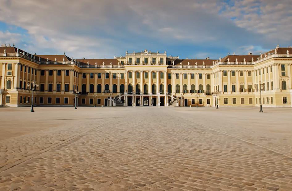 Hier sieht man ein Foto des Schloss Schönbrunn.