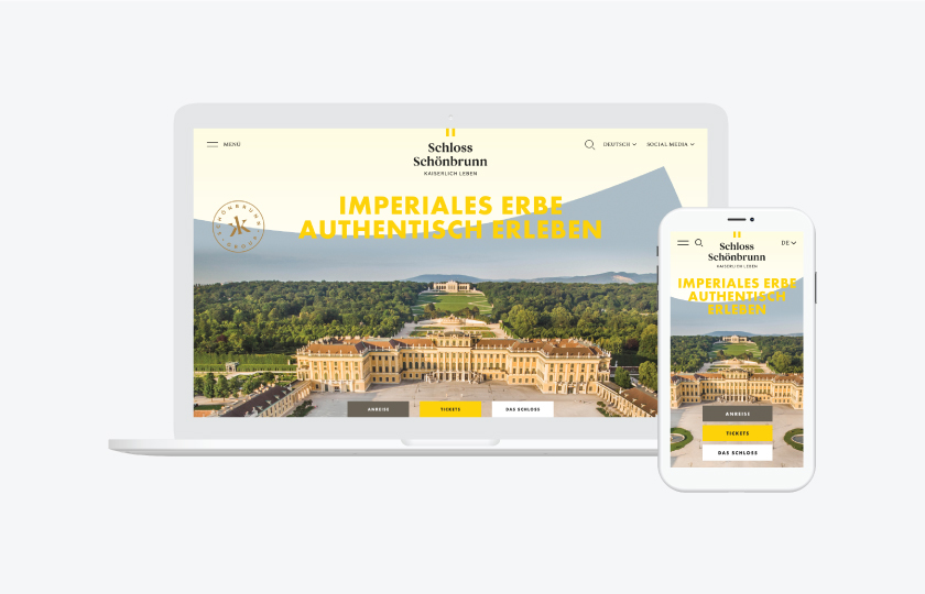 Zu sehen ist die Startseite der Schönbrunn auf dem Desktop, sowie mobile.