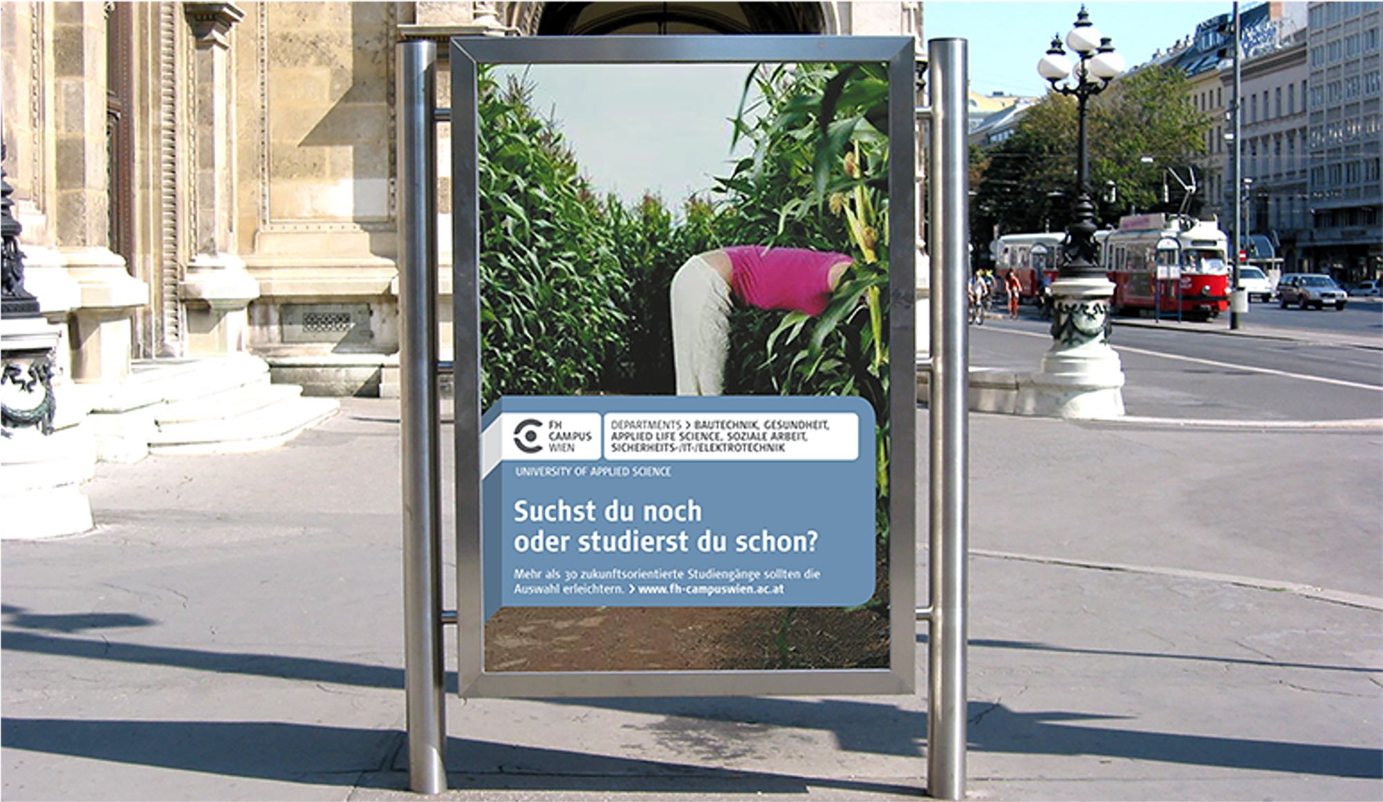 Ein Citylight der FH Campus Wien Kampagne 