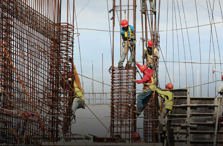 Construction workers who work on a construction site.